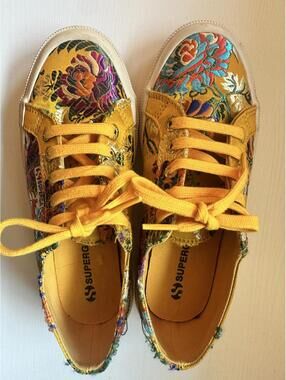 Superga Women's 2750 Korelaw sneakers gold floral embroidered satin upper Size 7